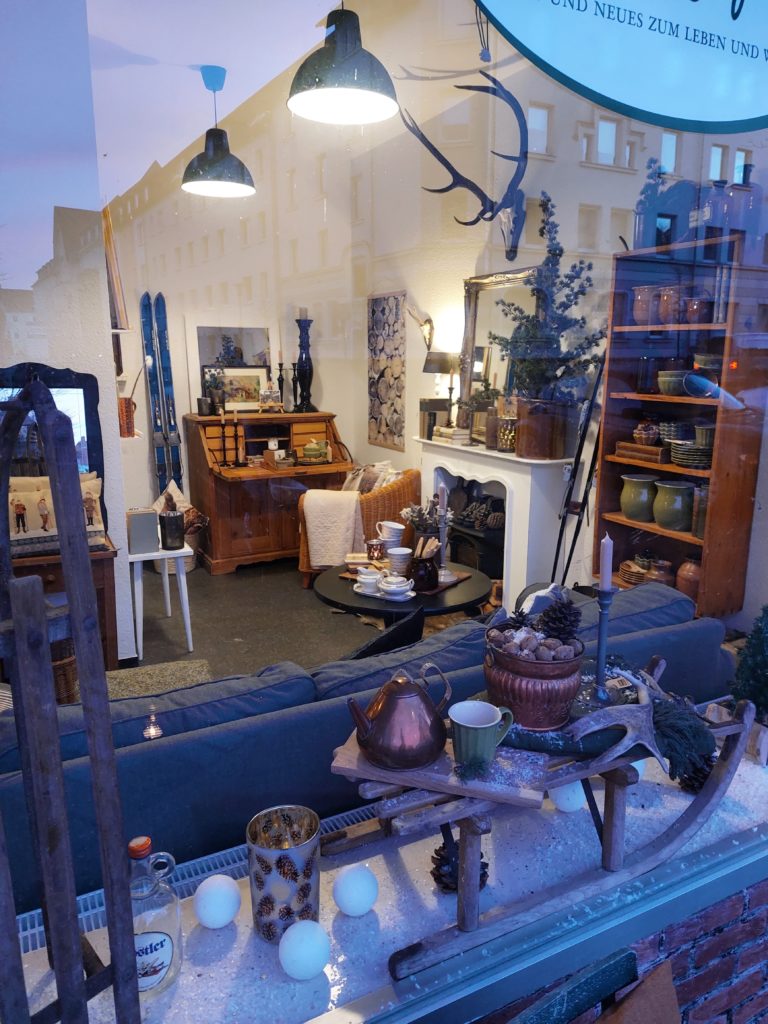 Blick durch das Schaufenster…